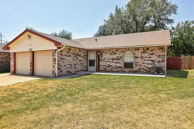 Photo 4 — 5013 Union Circle, Oklahoma City, OK 73135