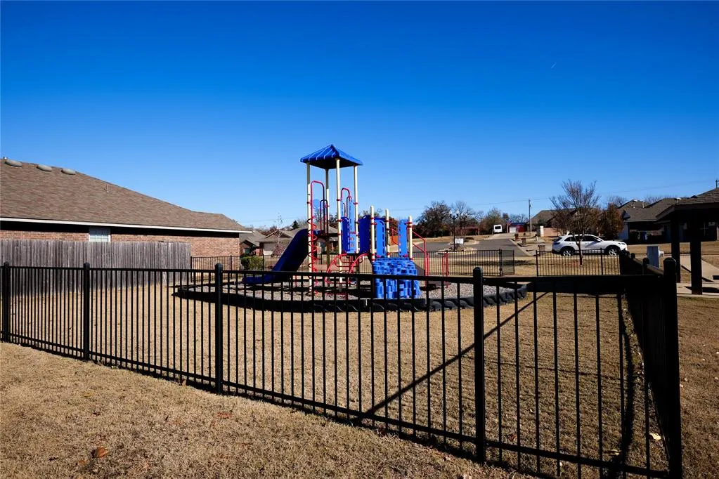 Photo 5 — 2511 Marsh Lane, Midwest City, OK 73130