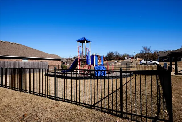 Photo 5 — 2511 Marsh Lane, Midwest City, OK 73130