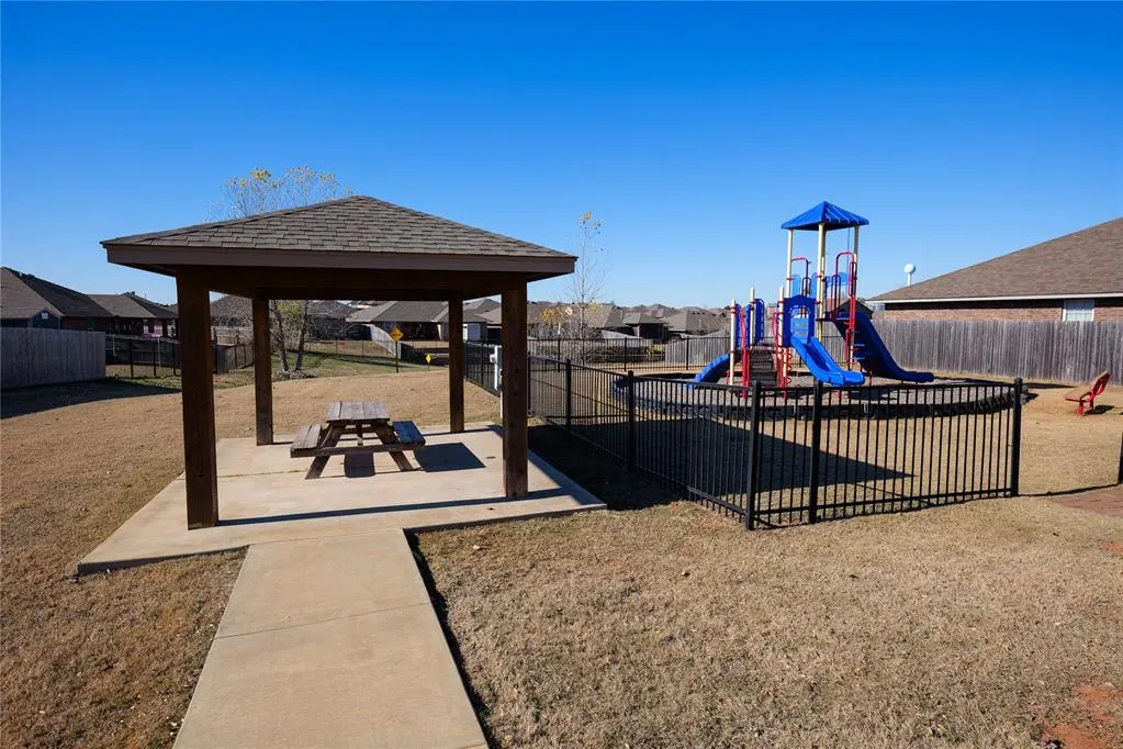 Photo 6 — 2511 Marsh Lane, Midwest City, OK 73130