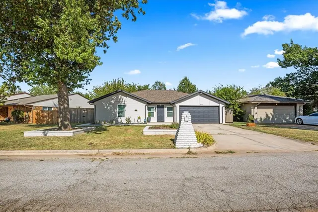 Photo 2 — 8712 N McMillan Avenue, Oklahoma City, OK 73132