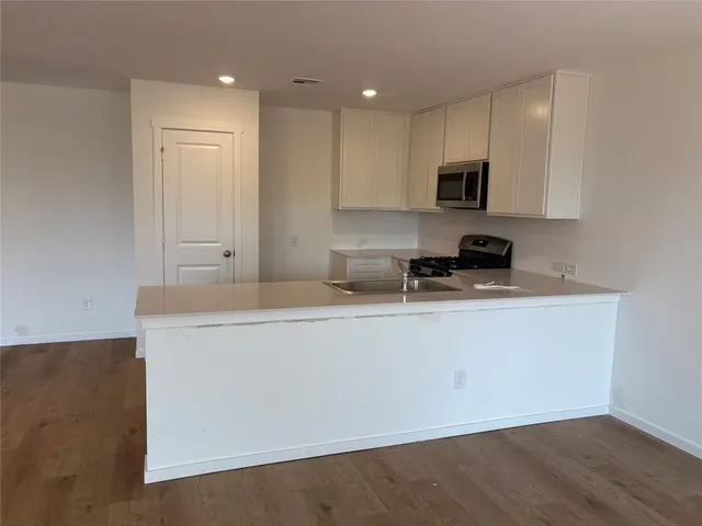 Photo 4 — 2008 Chestnut Oak Court, Oklahoma City, OK 73128