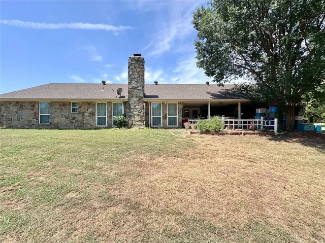 Photo 4 — 1 Oakridge Drive, Shawnee, OK 74804