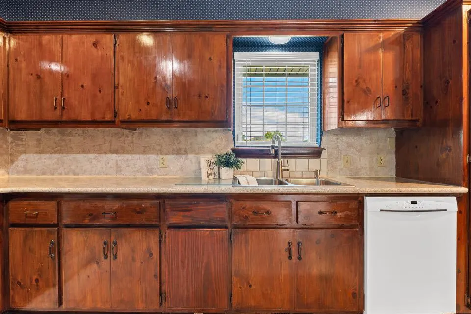 Photo 10 — 1 Oakridge Drive, Shawnee, OK 74804