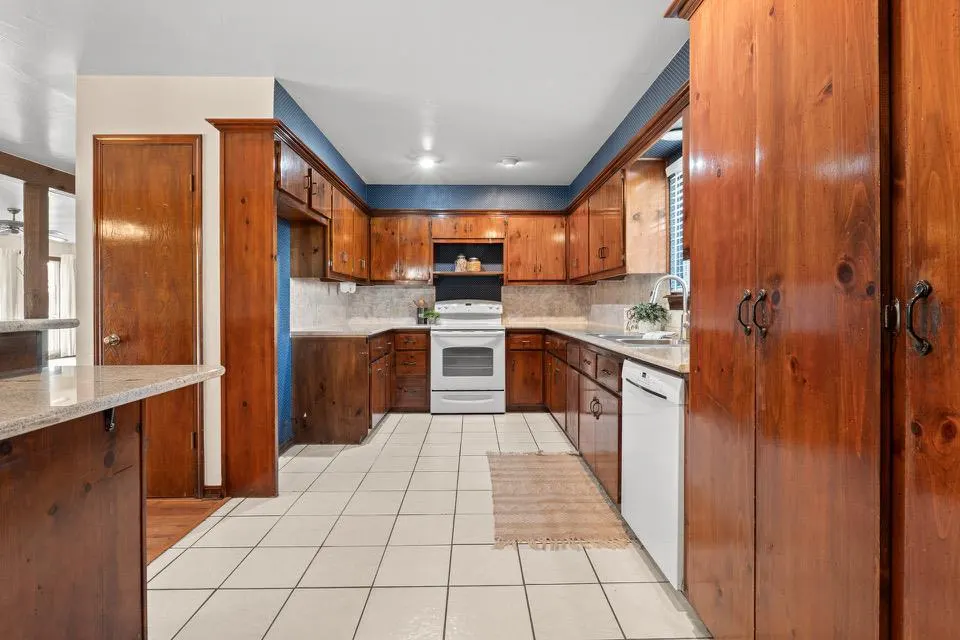 Photo 11 — 1 Oakridge Drive, Shawnee, OK 74804