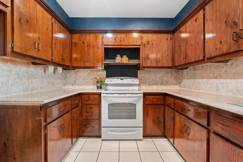 Photo 9 — 1 Oakridge Drive, Shawnee, OK 74804