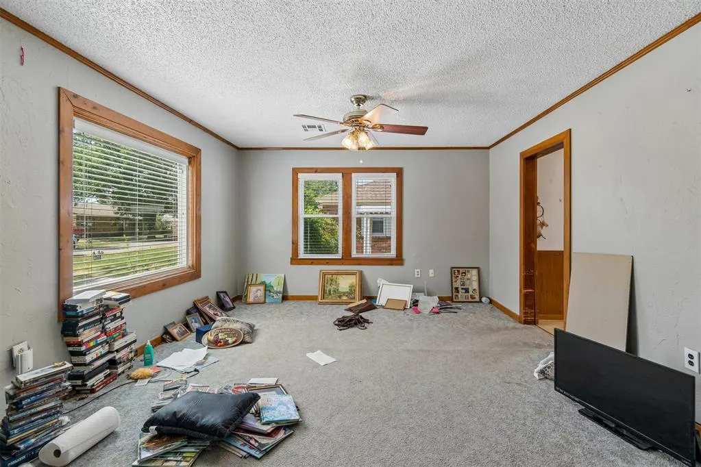 Photo 4 — 17 E 11th Street, Edmond, OK 73034