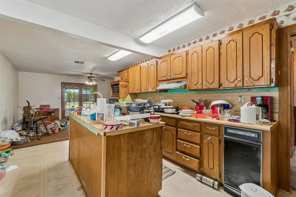 Photo 7 — 17 E 11th Street, Edmond, OK 73034