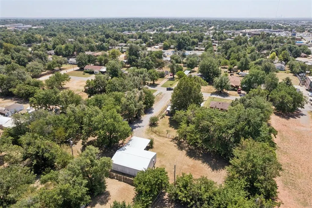 Photo 32 — 17 E 11th Street, Edmond, OK 73034