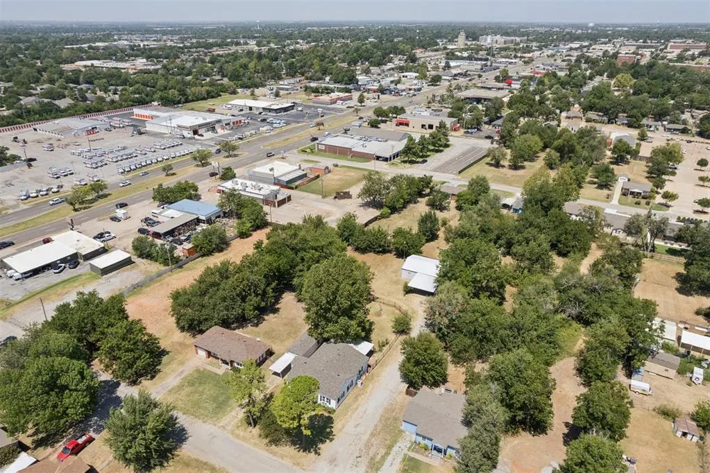 Photo 34 — 17 E 11th Street, Edmond, OK 73034