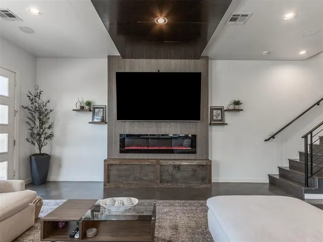 Photo 8 — 1604 NW 10th Street, Oklahoma City, OK 73106