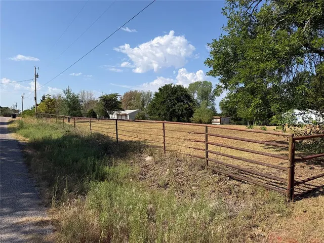 Photo 2 — 1128 County Street 2978 Street, Blanchard, OK 73010