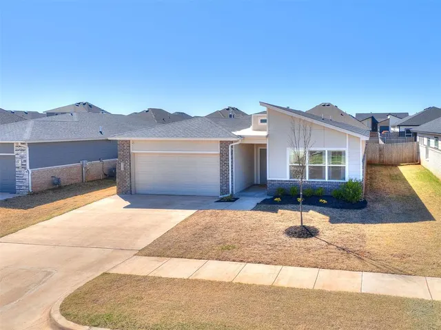 Photo 3 — 8112 NW 153rd Street, Edmond, OK 73013