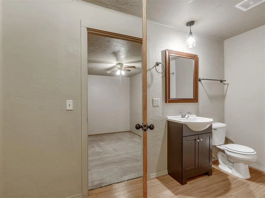 Photo 17 — 704 N Madison Avenue, Blanchard, OK 73010