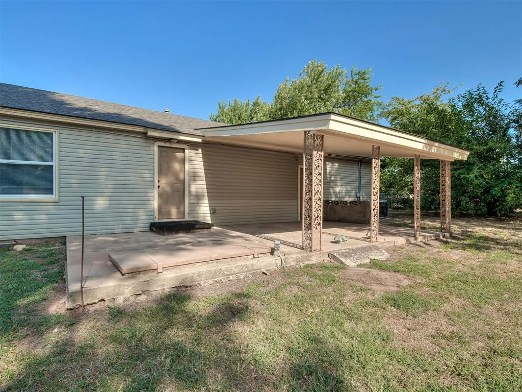 Photo 29 — 704 N Madison Avenue, Blanchard, OK 73010