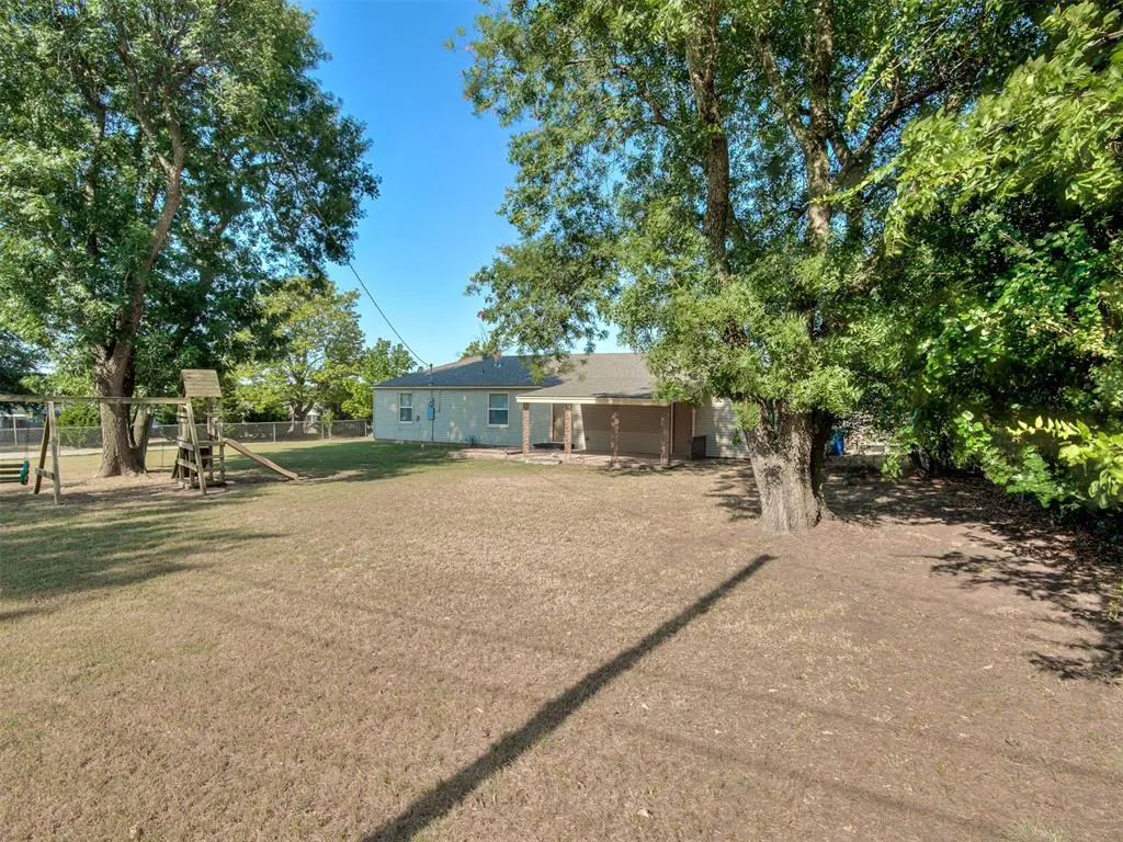 Photo 35 — 704 N Madison Avenue, Blanchard, OK 73010