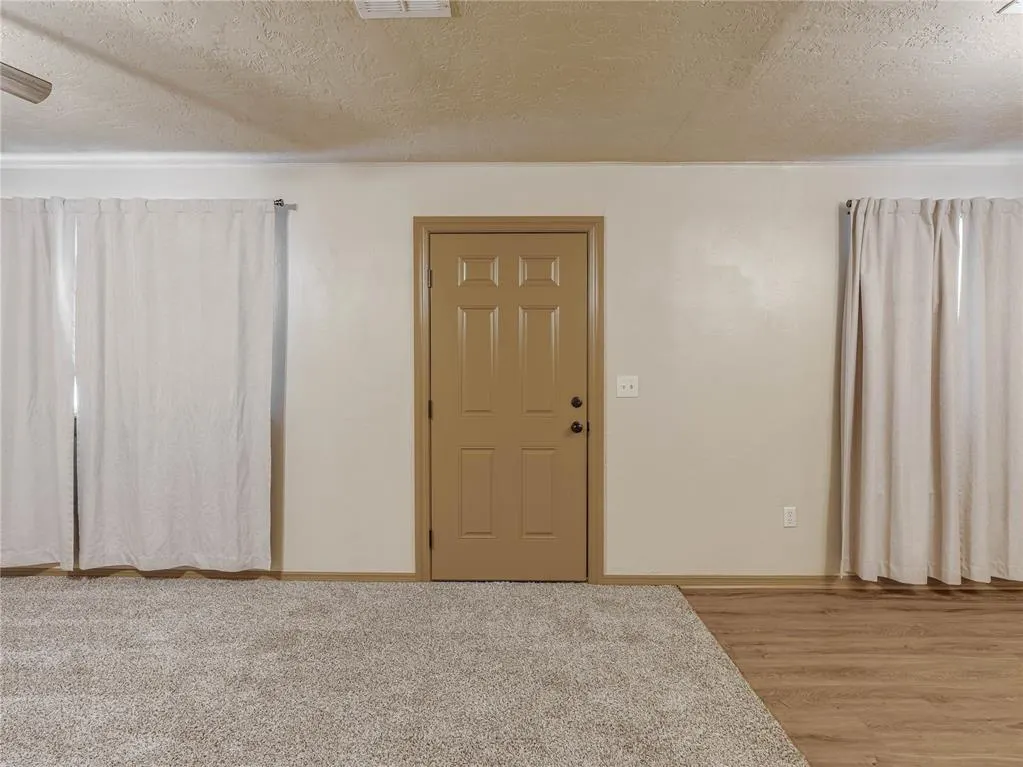 Photo 4 — 704 N Madison Avenue, Blanchard, OK 73010
