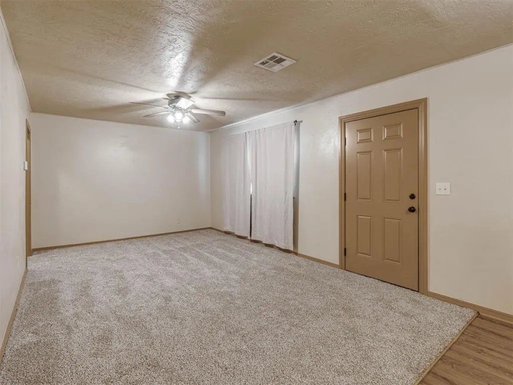 Photo 5 — 704 N Madison Avenue, Blanchard, OK 73010