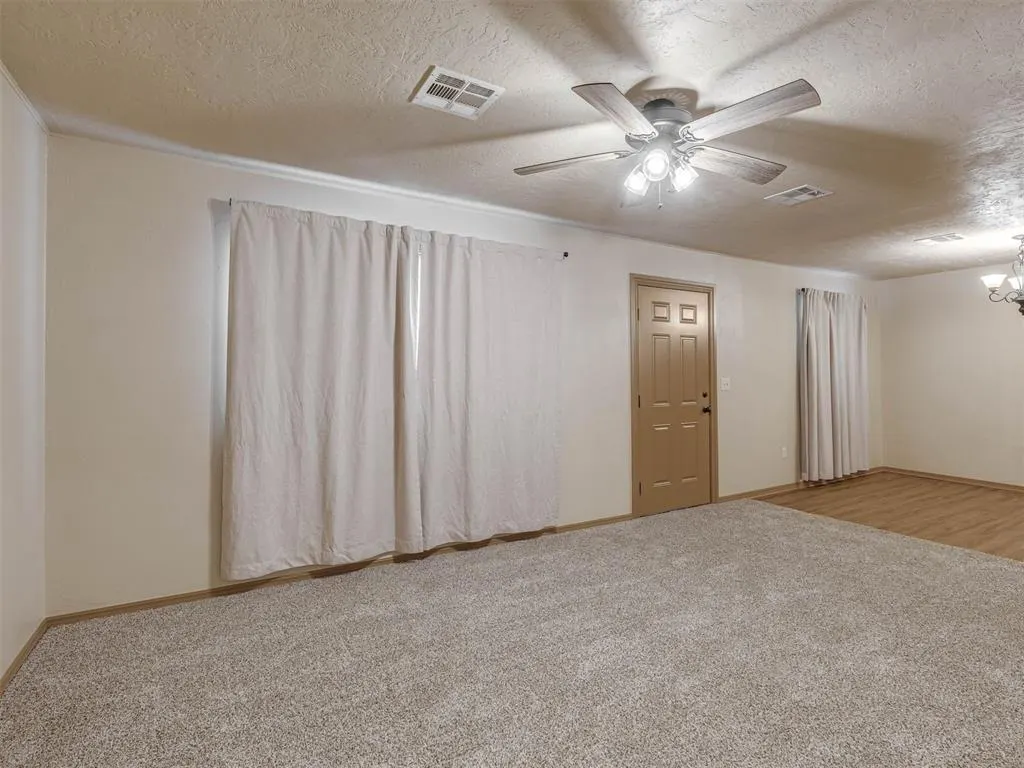 Photo 6 — 704 N Madison Avenue, Blanchard, OK 73010