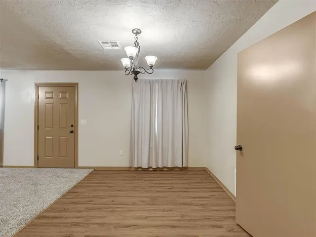 Photo 8 — 704 N Madison Avenue, Blanchard, OK 73010