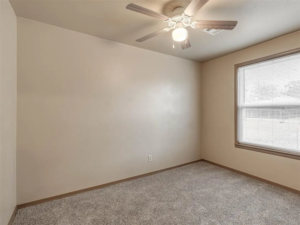 Photo 21 — 704 N Madison Avenue, Blanchard, OK 73010