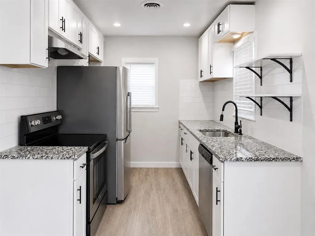 Photo 8 — 5535 S Boston Place, Tulsa, OK 74105