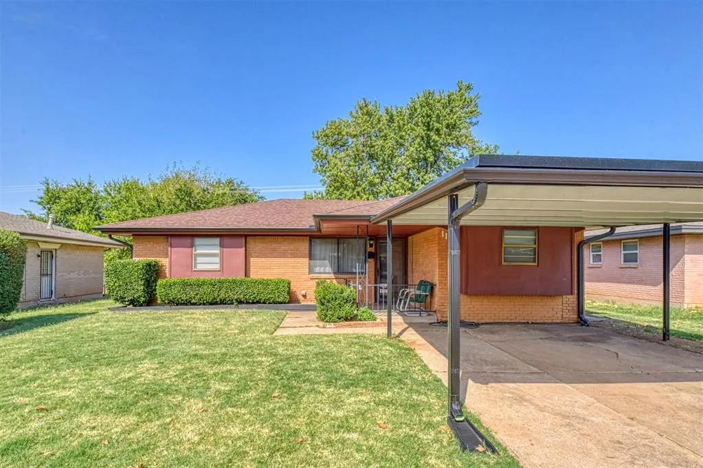 Front exterior — 1135 Elmhurst Street, Moore, OK 73160
