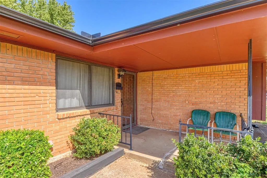 Photo 2 — 1135 Elmhurst Street, Moore, OK 73160
