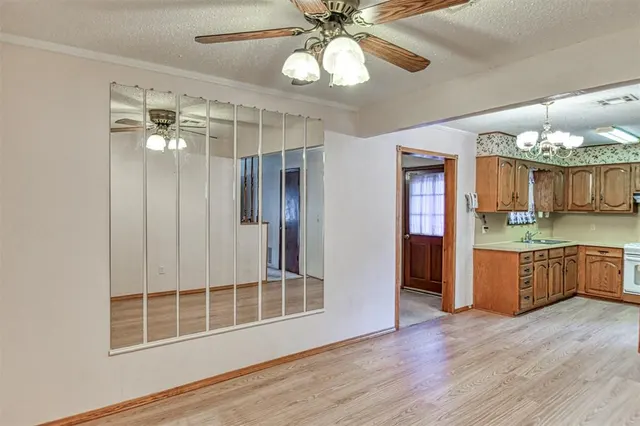 Photo 6 — 1135 Elmhurst Street, Moore, OK 73160