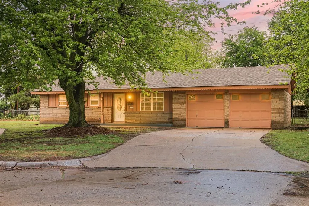 Front exterior — 813 Mark Drive, Del City, OK 73115