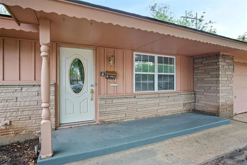 Photo 2 — 813 Mark Drive, Del City, OK 73115