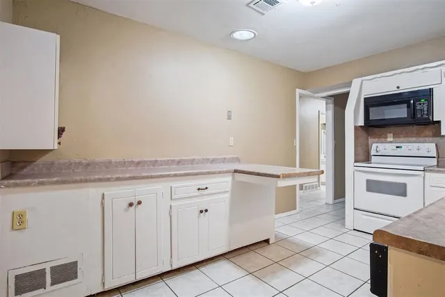 Photo 7 — 813 Mark Drive, Del City, OK 73115