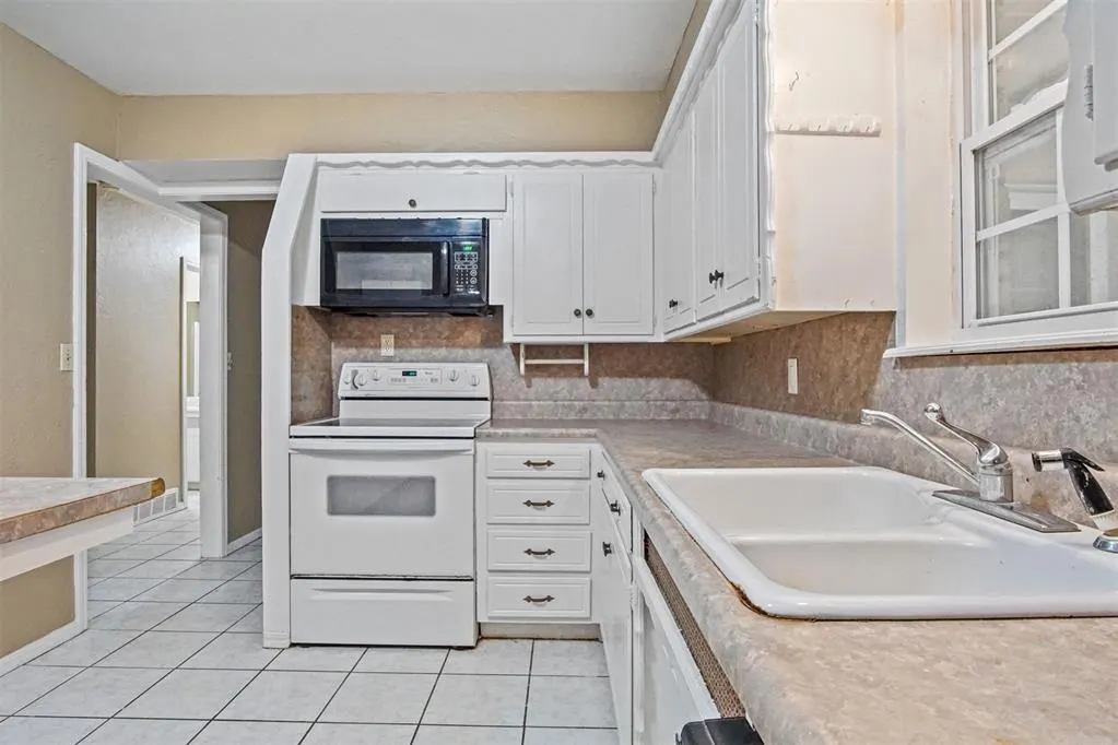 Photo 8 — 813 Mark Drive, Del City, OK 73115