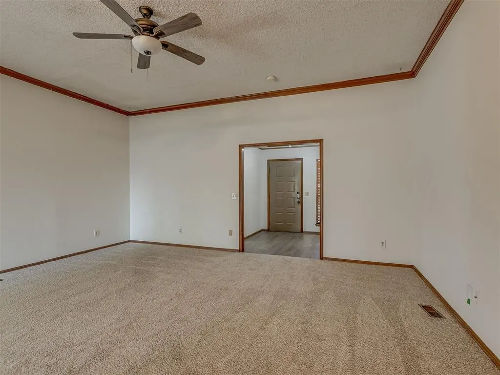 Photo 7 — 720 Tumbleweed Drive, Yukon, OK 73099
