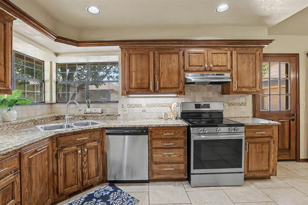 Photo 8 — 1301 SW 107th Place, Oklahoma City, OK 73170