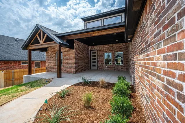 Photo 3 — 11528 NW 103rd Street, Yukon, OK 73099