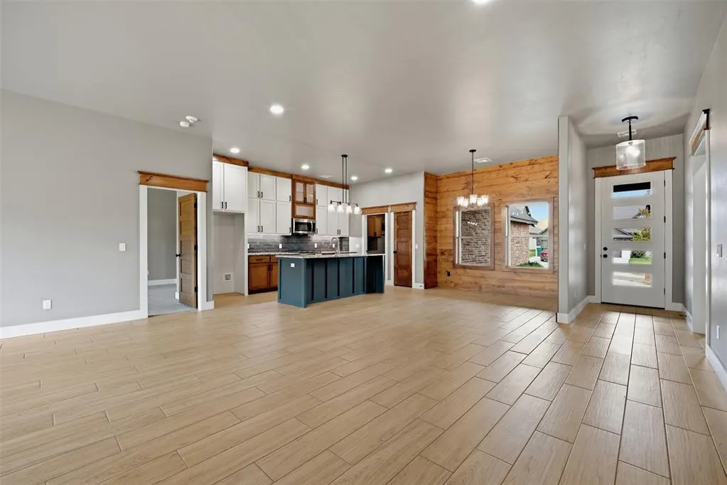 Photo 13 — 11528 NW 103rd Street, Yukon, OK 73099