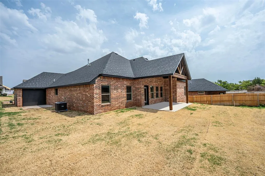 Photo 36 — 11528 NW 103rd Street, Yukon, OK 73099