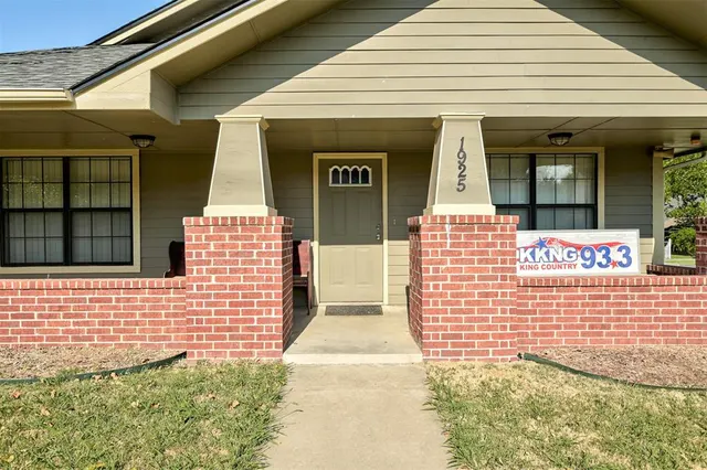 Photo 3 — 1925 N McKinley Avenue, Oklahoma City, OK 73106