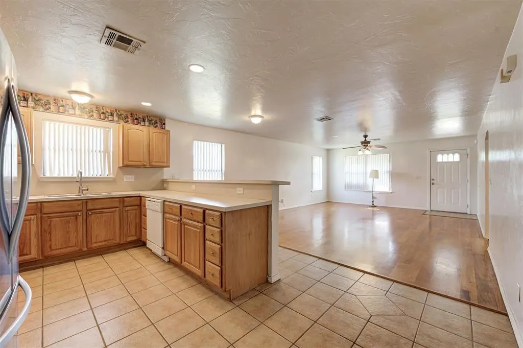 Photo 11 — 1925 N McKinley Avenue, Oklahoma City, OK 73106
