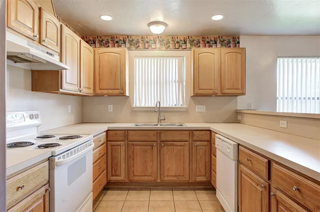 Photo 13 — 1925 N McKinley Avenue, Oklahoma City, OK 73106