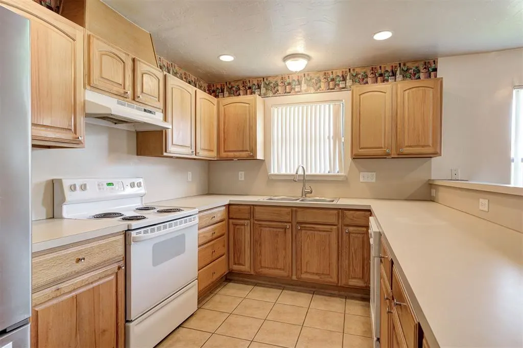 Photo 14 — 1925 N McKinley Avenue, Oklahoma City, OK 73106