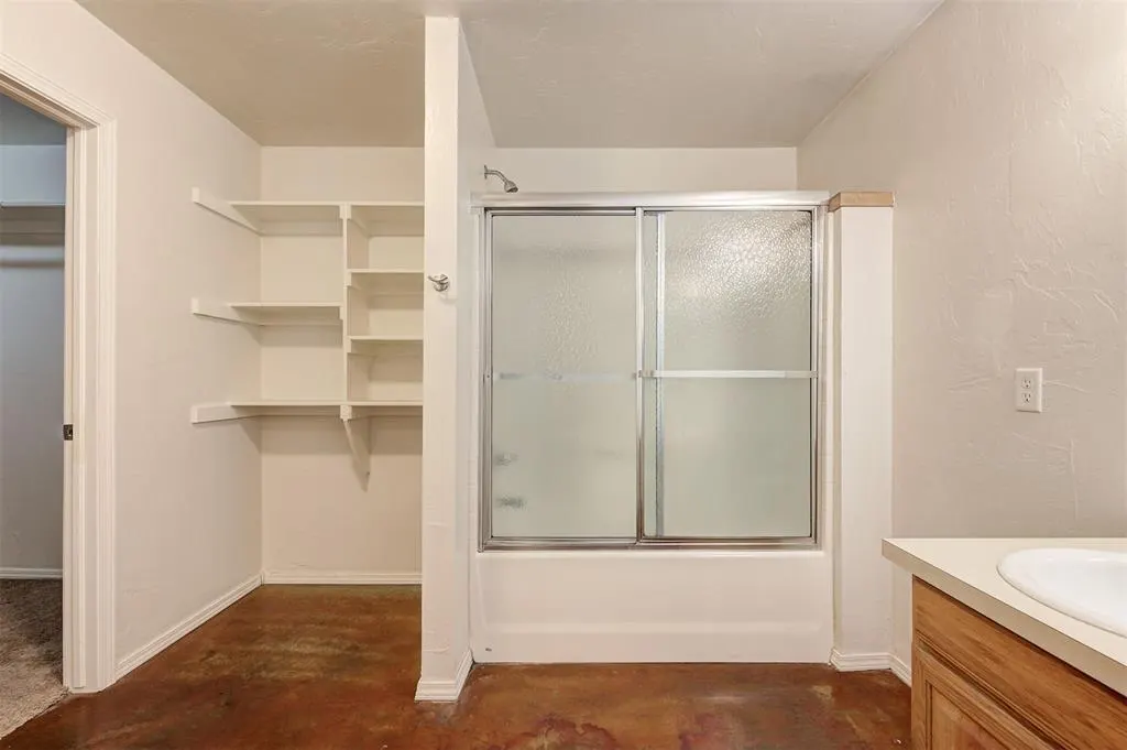 Photo 21 — 1925 N McKinley Avenue, Oklahoma City, OK 73106