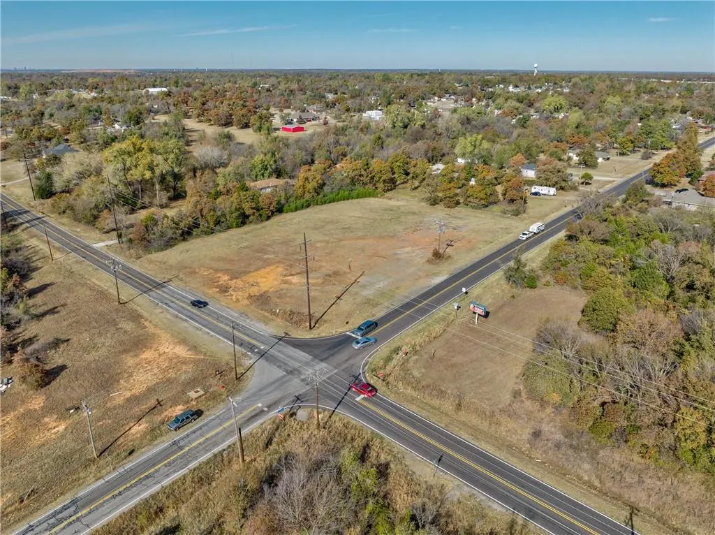 Front exterior — 10955 NE 10th Street, Oklahoma City, OK 73130