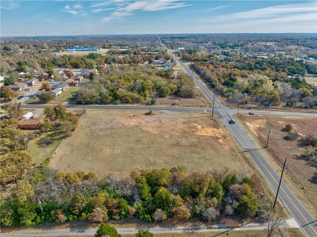 Photo 5 — 10955 NE 10th Street, Oklahoma City, OK 73130