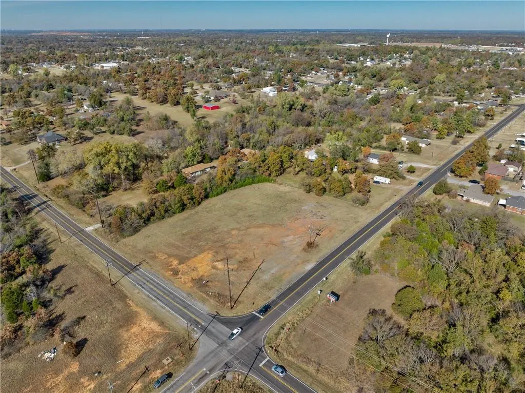 Photo 11 — 10955 NE 10th Street, Oklahoma City, OK 73130