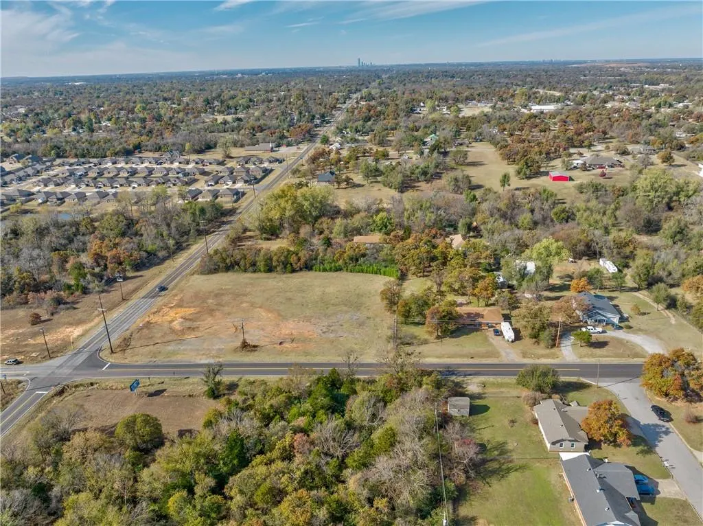 Photo 12 — 10955 NE 10th Street, Oklahoma City, OK 73130
