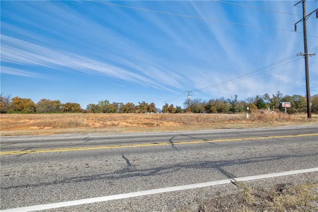 Photo 18 — 10955 NE 10th Street, Oklahoma City, OK 73130