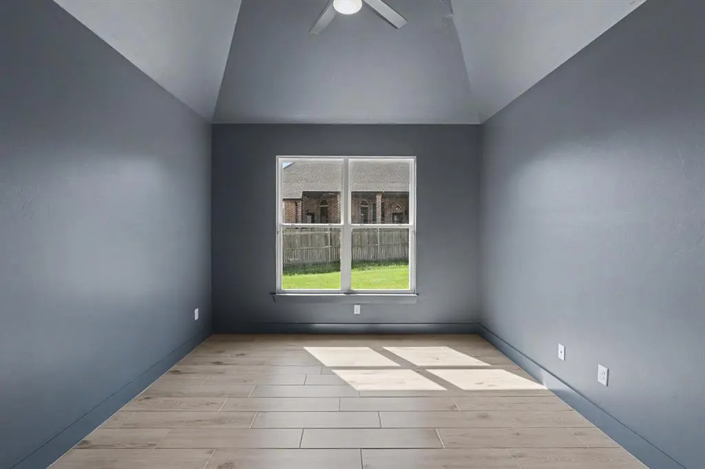 Photo 11 — 19640 Stratmore Way, Edmond, OK 73012