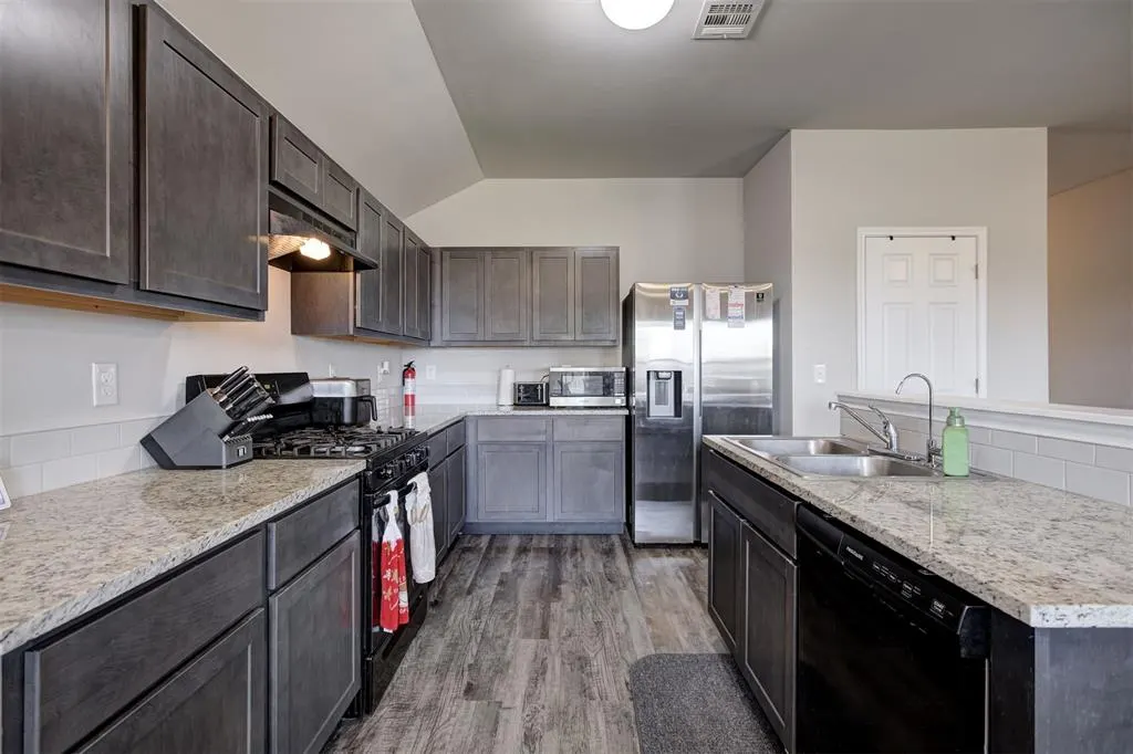 Photo 16 — 9425 NW 122nd Terrace, Yukon, OK 73099
